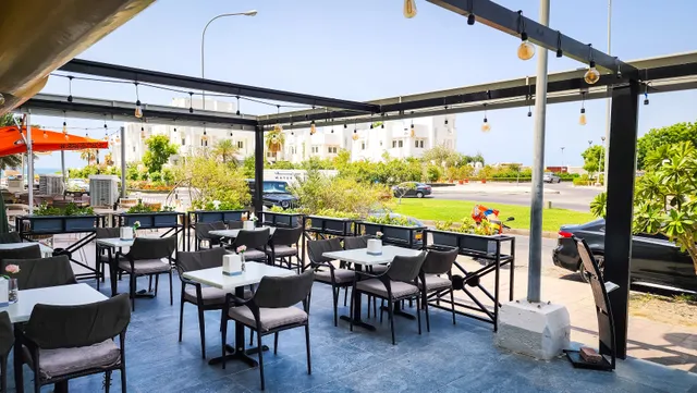 On The Wood - Qurum مطعم