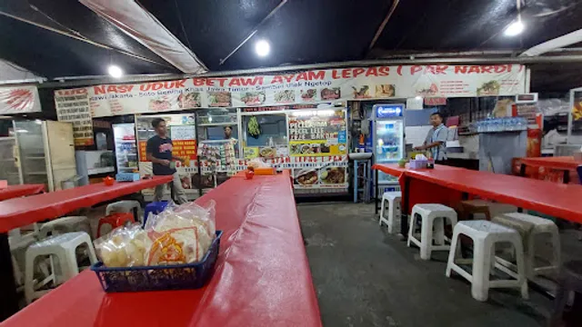 Nasi uduk betawi ayam lepas
