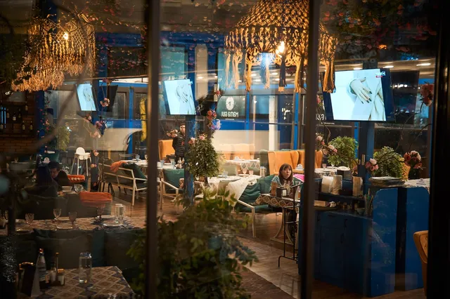 Mama Givi & Elargi lounge