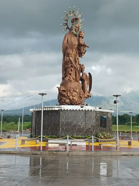 Giant Statue of Nuestra Señora de Salvacion