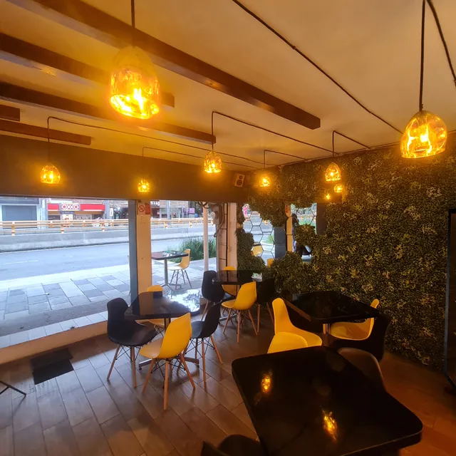 La Santi Wings & Beers Manacar