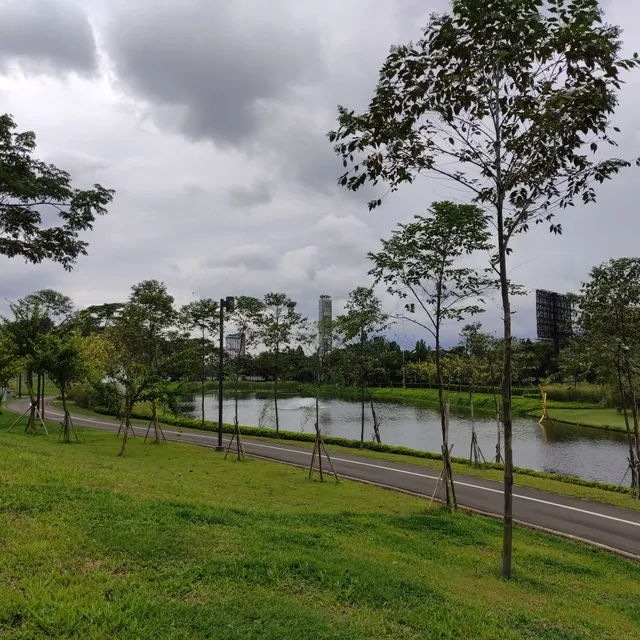 Botanic park at Navapark