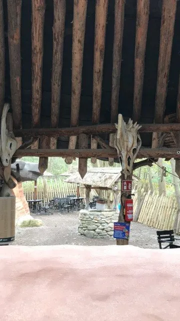 Kannibalen-Snack Imbis Freefalltower