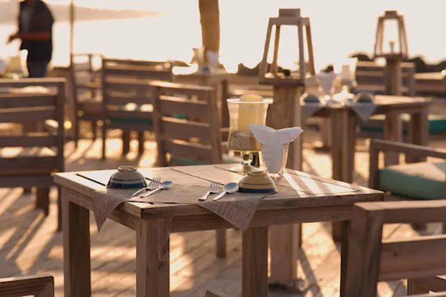 Sea La Vie - Nhà hàng view biển Phú Quý