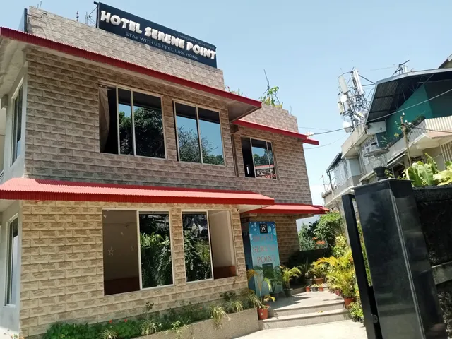 Hotel Serene Point