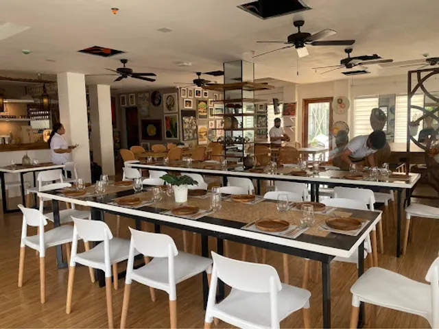 The Urban Table (Oton Iloilo)