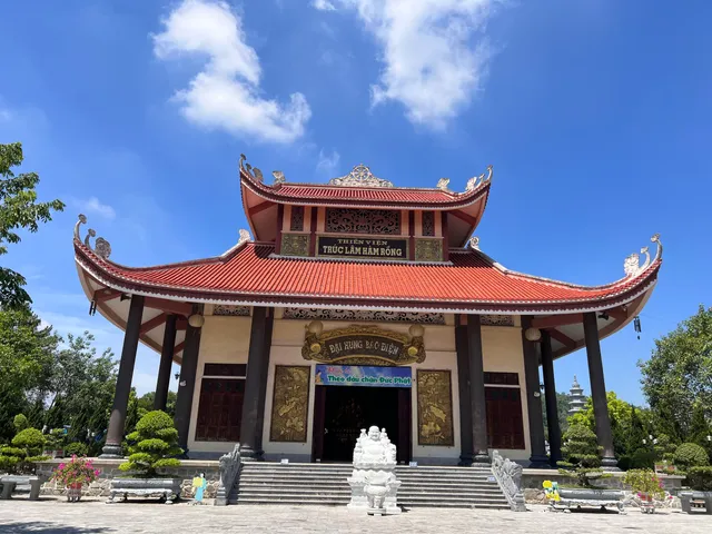 Trúc Lâm Hàm Rồng Zen Monastery