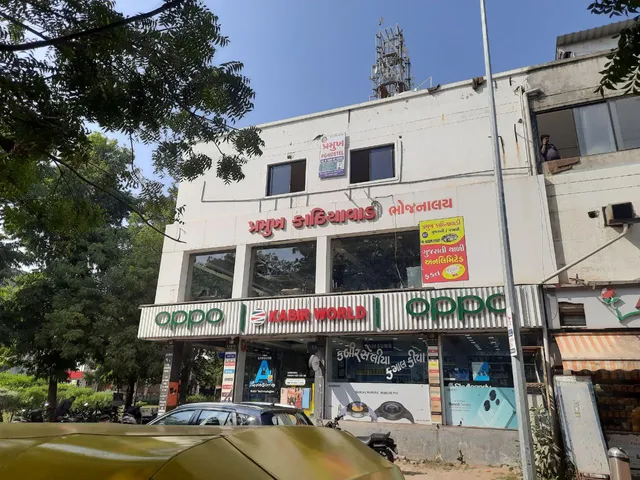 Pramukh Kathiyawadi Restaurant Sector-21