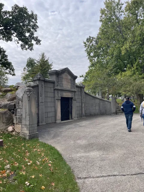 Evergreen Memorial Cemetery