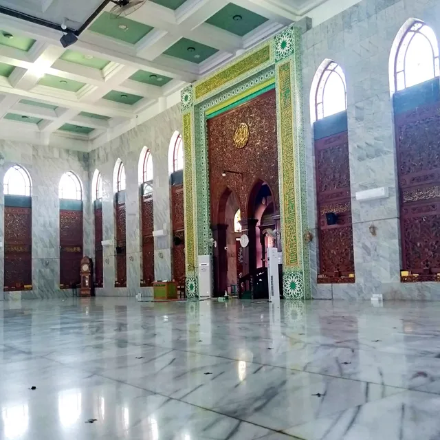 Masjid Agung Asy-Syuhada