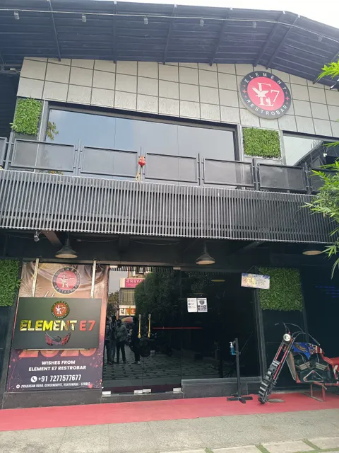 Element E7 RestroBar