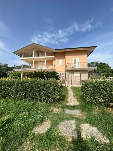 Elegante monolocale vista mare