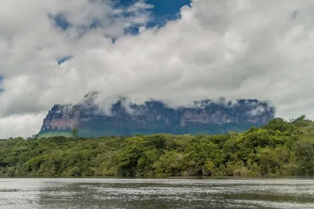 Yapacana National Park