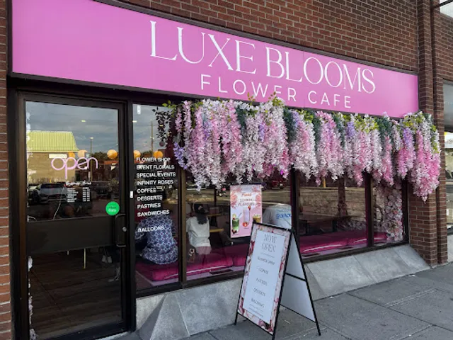 Luxe Blooms Flower Cafe