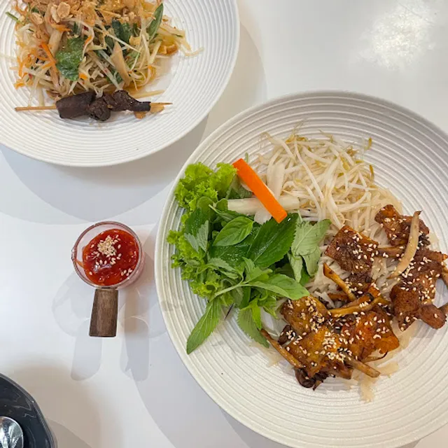 RICE ON RICE - tiệm chay nhỏ xinh