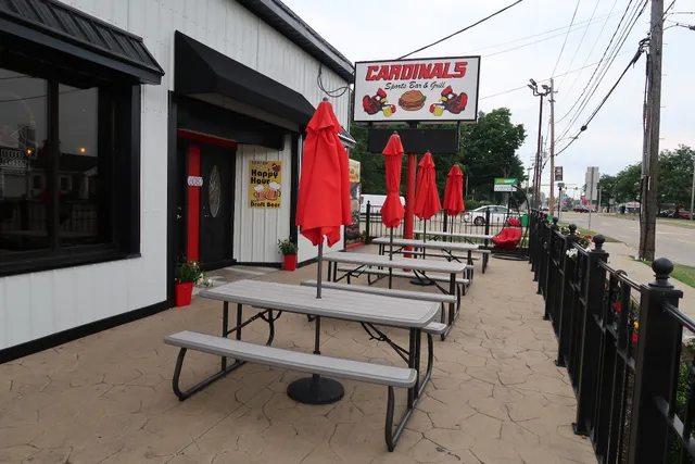Cardinals Sports Bar and Grill