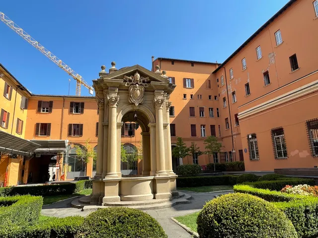 Cortile Guido Fanti