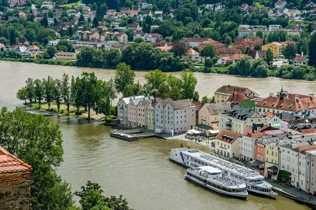Three-river confluence