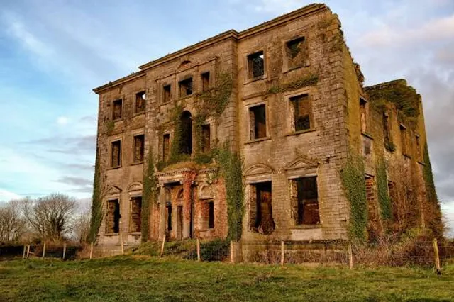 Gutshaus Klein Mohnau (Ruine)