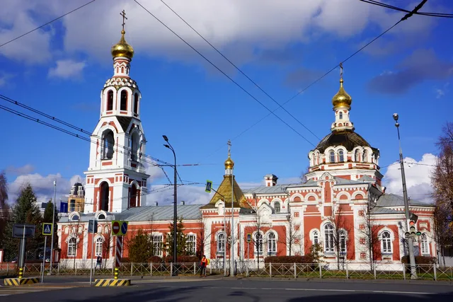 Khram V Chest' Svyatoy Velikomuchenitsy Varvary