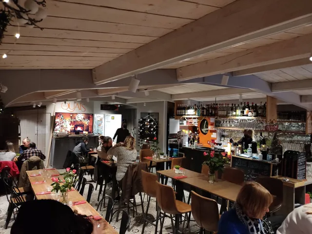 Bateau Bar Restaurant Sur les Quais