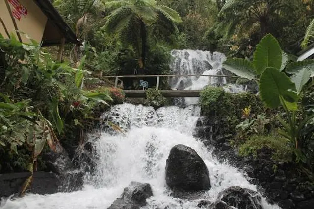 Jembong Waterfall, Ambengan
