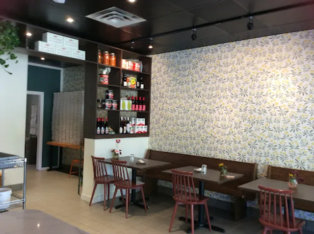 LEPARQ • Pizza • Beer • Wine