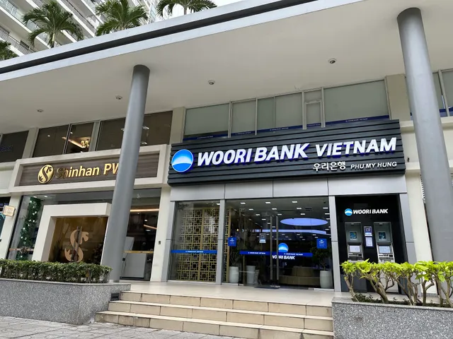 Shinhan Bank, District 7 Branch (PWM)
