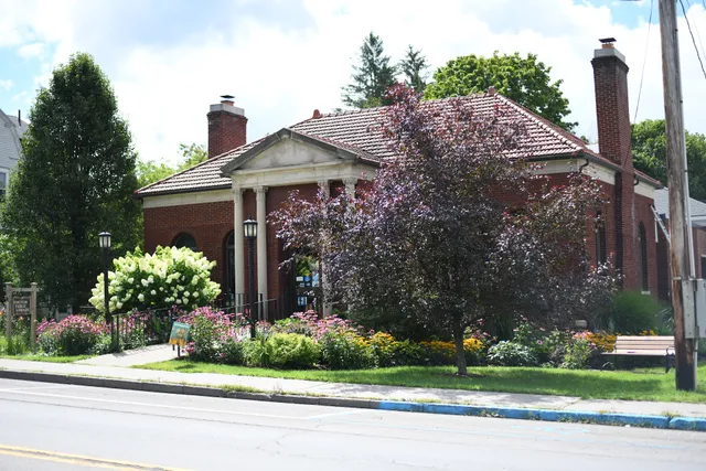 Groton Public Library
