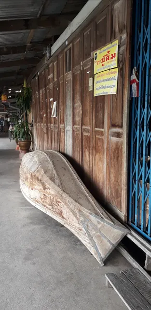 Bang Nok Khwaek Floating Market