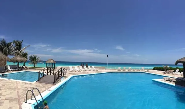 Beach & Ocean Vacation Apartments Brisas Cancun