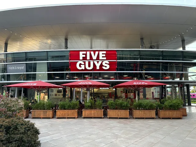 Five Guys Burgers and Fries Wolfsburg Designer Outlets