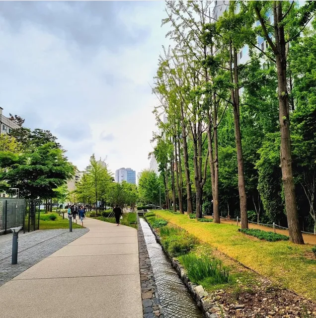 Gyeongui Line Forest Park