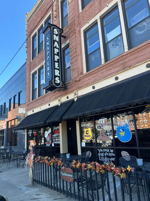 Snappers Bar & Grill