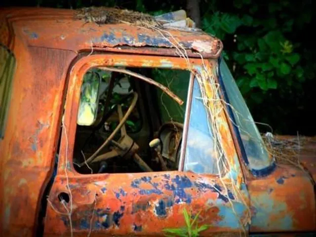 Pu'u Ma'eli'eli Trail