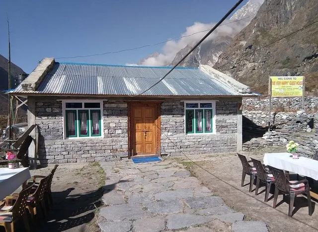 Me very happy GUESTHOUSE