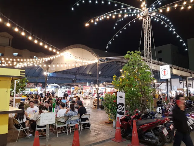Mahadthai Night Market