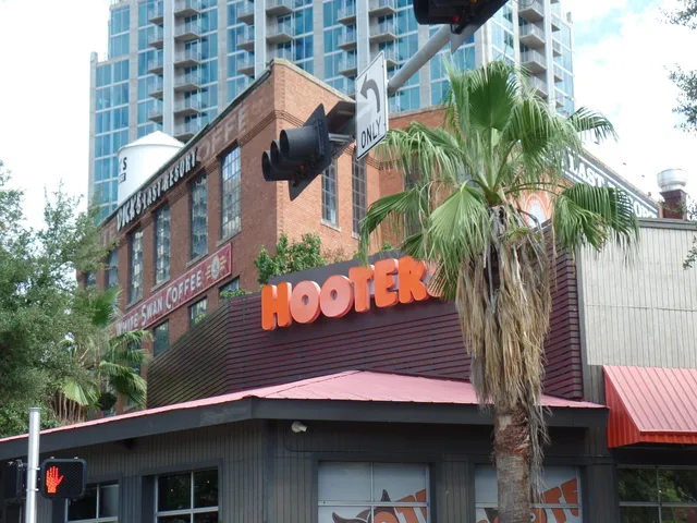 Hooters