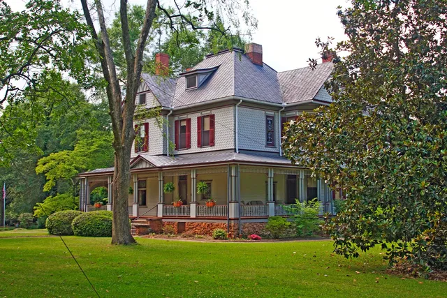 Seneca Historic District