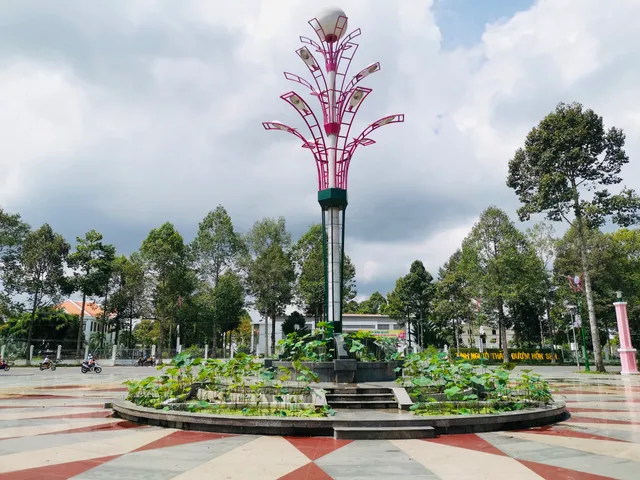 Văn Miếu Square