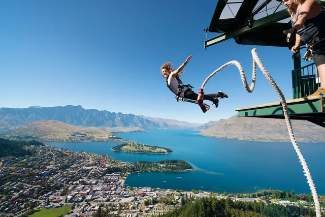 AJ Hackett Ledge Bungy & Swing