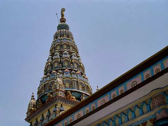 Shree Sant Dnyaneshwar Maharaj Sanjeevan Samadhi Mandir