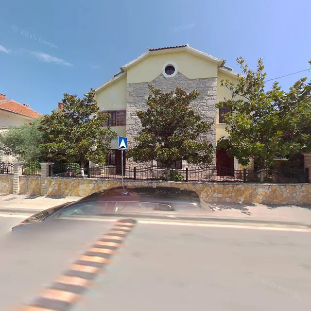 Sobe i Apartmani "IVANCIC" Benkovac ***