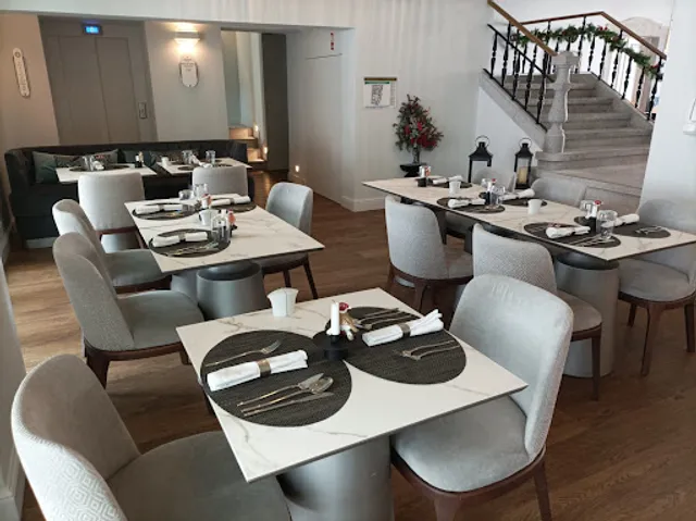 1556 Restaurante & Bar