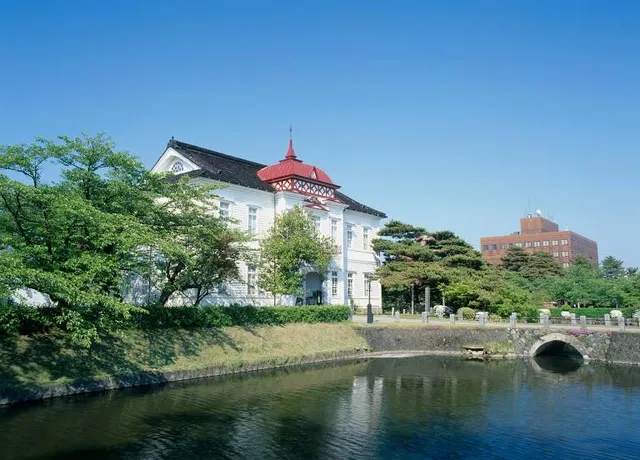 Tsurugaokajoshikouentsuruoka Park
