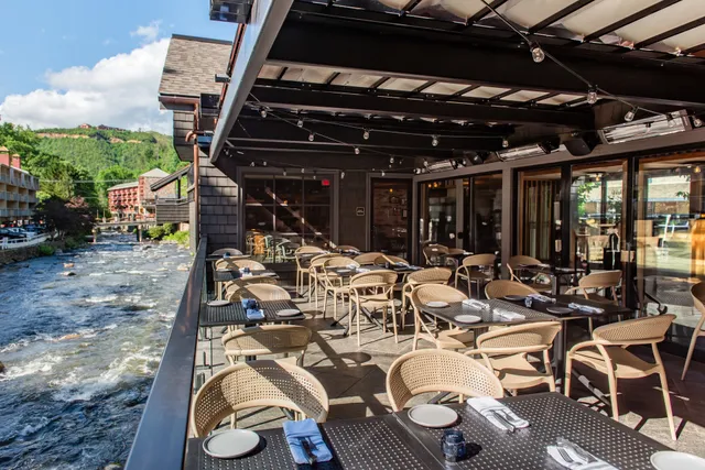 The Heirloom Room: Creekside Restaurant & Bar