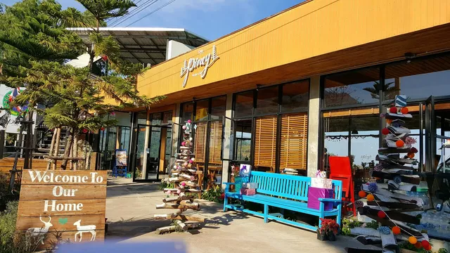 ไพนี่ บิสโทร คาเฟ่ The Piney Bistro Cafe