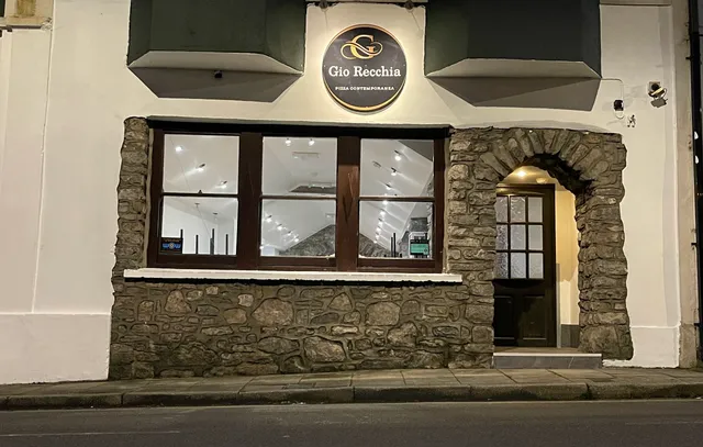 Gio Recchia Pizzeria Contemporary