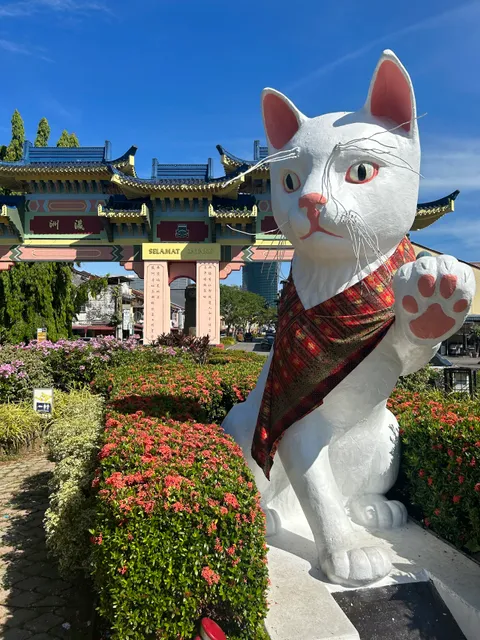 Cat Statue Padungan Roundabout