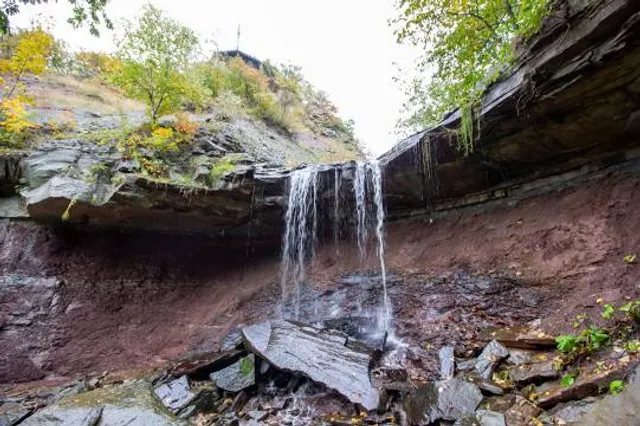 Devil's Punchbowl Conservation Area